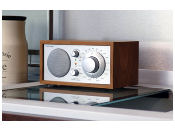 Tivoli Audio �`�{�� �I�[�f�B�Imodel one/�`�F���[_�V���o�[