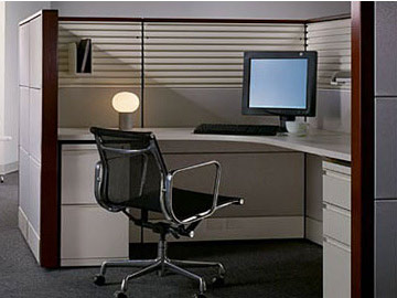 �n�[�}���~���[/�C�[���Y/�A���~�i�� �O���[�v �}�l�[�W�����g �`�F�A